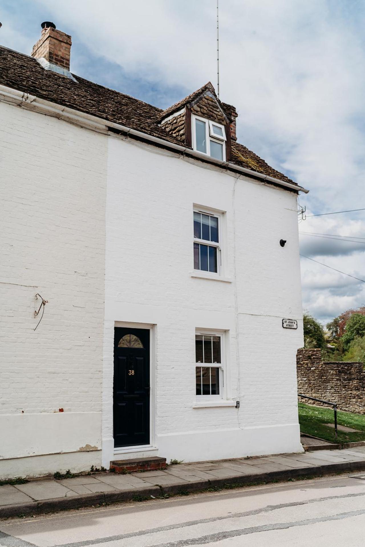 Stunning 2bd In The Heart Of Malmesbury!